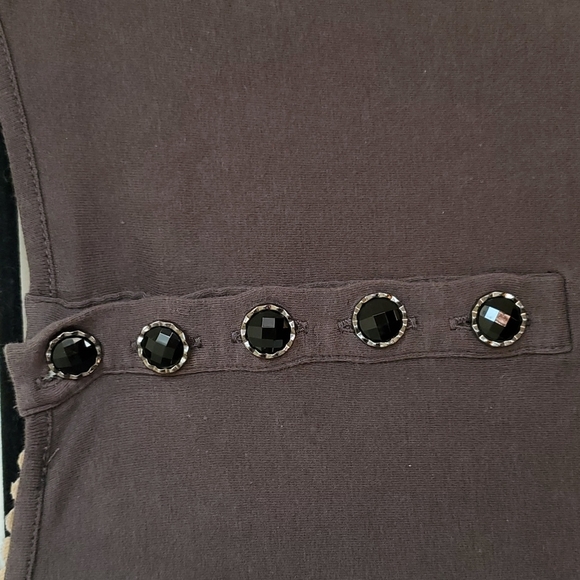 Twelve by Twelve Los Angeles Dark Brown Short Sleeve Ruffle & Beaded Top - Picture 4 of 7